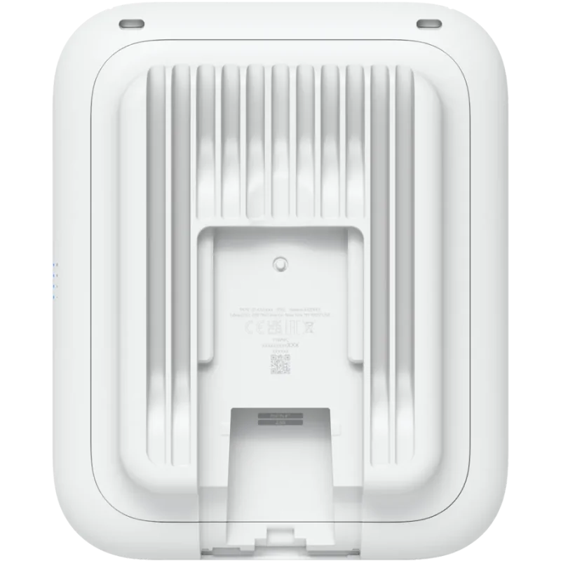 Ubiquiti U7-Outdoor All-weather WiFi 7 AP with 4 spatial streams, an integrated directional super antenna, and versatile mountin